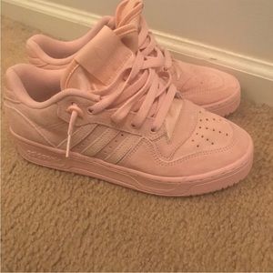 RIVALRY LOW SHOES PINK SUEDE ADIDAS